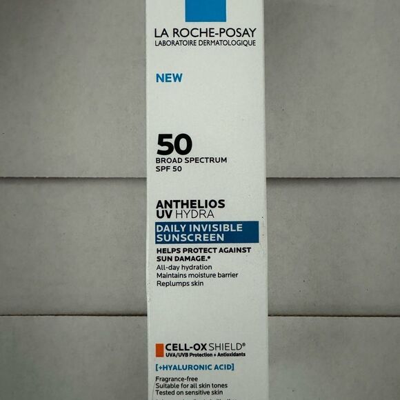 La Roche-Posay Anthelios UV Hydra Daily Invisible Sunscreen SPF 50 (1.7 fl.oz) - Picture 4 of 12